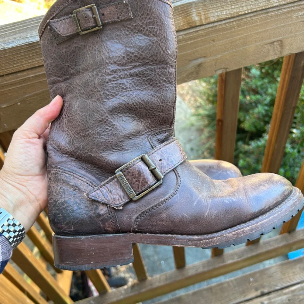 John Fluevog USA size 8 distressed Engineer Moto Angel Buckle leather boots - Picture 5 of 11